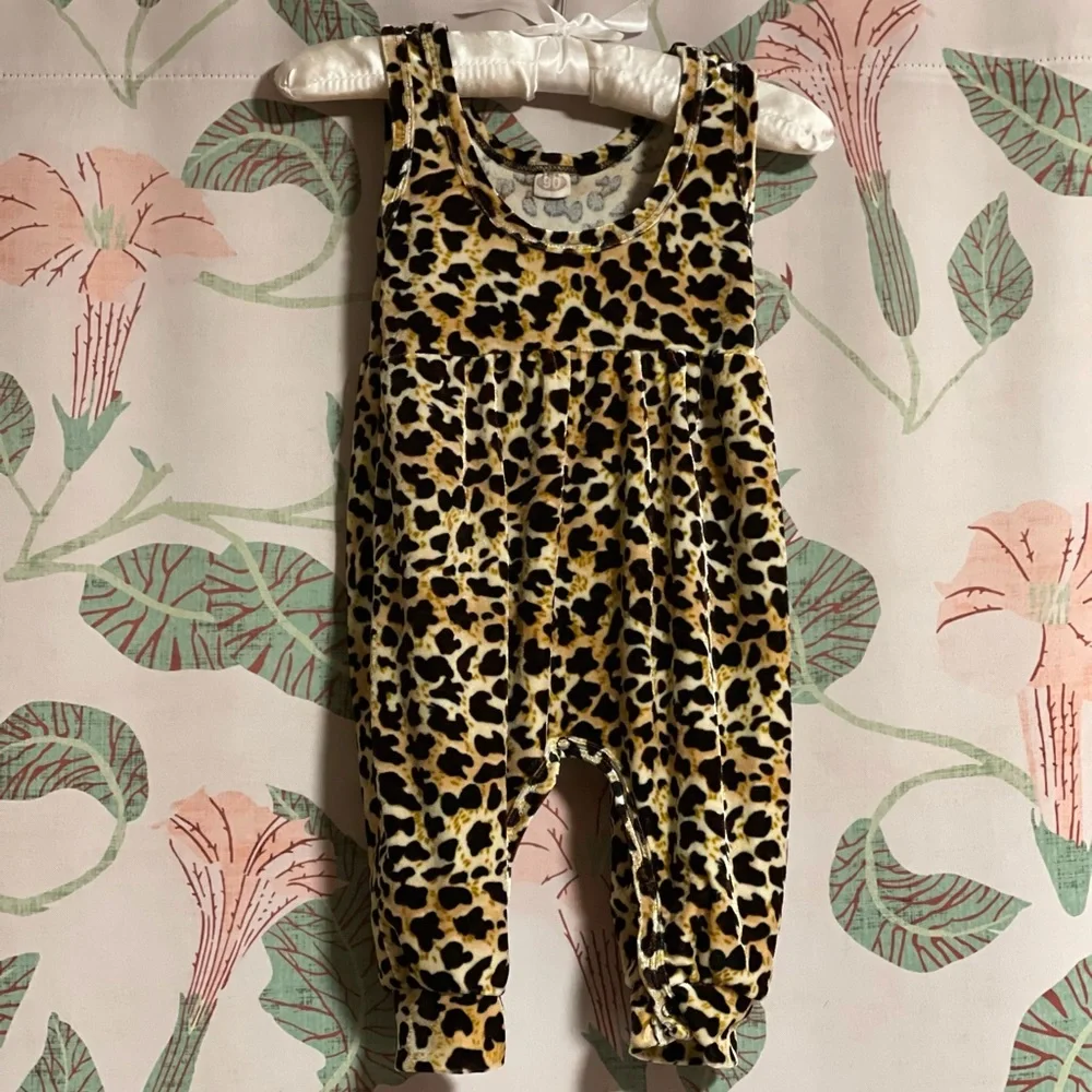 Leopard baby jumpsuit 🌻 - Picture 3 of 3